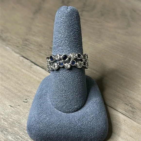 Ring - Picture 1 of 3